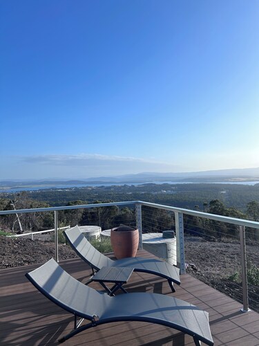 Accessible Eco Retreat | King Bed | Stunning Tamar Views (1)