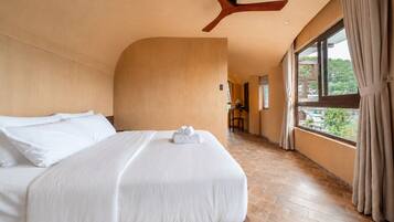 Luxury Double Room, City View | Desk, free WiFi