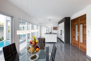 Ferienhaus, 4 Schlafzimmer, eigener Pool | Esszimmer