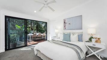 Iron/ironing board, Internet, bed sheets