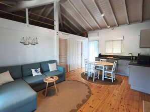 Living area - Maison climatisée avec 3 chambres dans domaine avec piscine à Gassin (GASSIN)