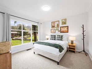 Iron/ironing board, WiFi - Lola's Lodge - Base of Mt Buller (Sawmill Settlement)