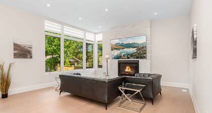 Modern Luxury Home | Minutes to Bronte Harbour & Downtown Oakville