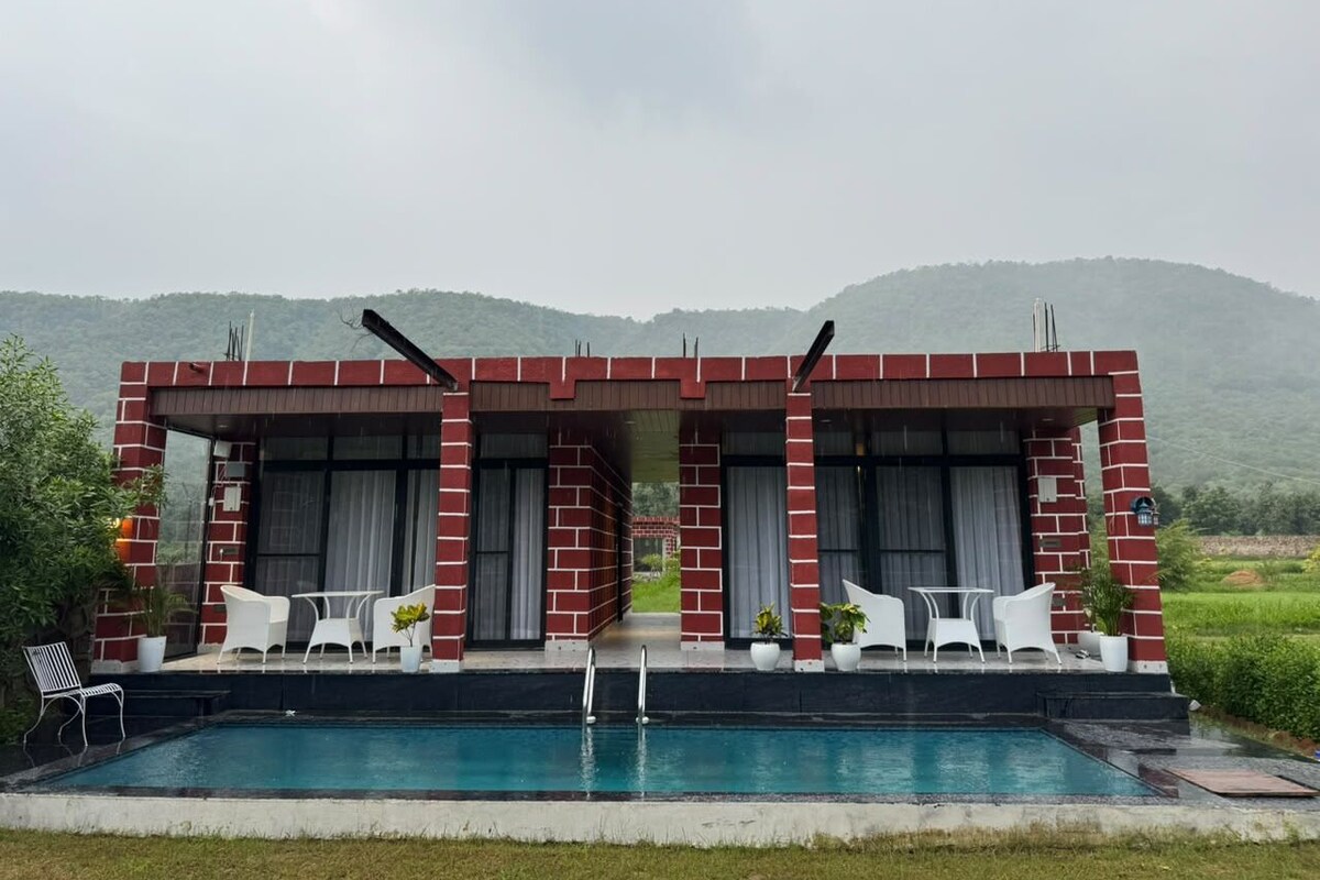 Kaya Royal Luxury Cottage With Private Pool | Desk, laptop workspace, bed sheets