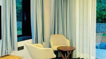 Deluxe-Zimmer, Balkon, Bergblick | Innenbereich