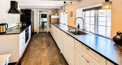 6 bedroom gorgeous home in Ribe