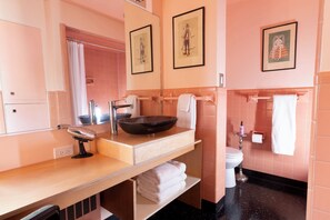 Bathroom - Serene 2-bedroom bed & breakfast in Anchorage welcomes you (Anchorage)