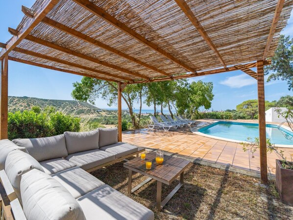 Pool - Quinta da Luz, Rustic Villa with Pool and Sea Views (Luz, Lagos)