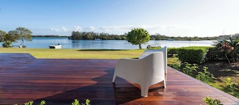 Crystal Palms Retreat - Oceanstays - Riverside