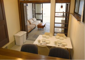 Dining - 15 minutes to Asakusa / 9-minute walk from the nearest station / Maximum capacity: 14 guests / Entire property rental / Luxury designer villa / Parking lot next door (台東区)