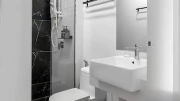 Deluxe Apartment, 2 Bedrooms, City View | Bathroom | Shower, rainfall showerhead, hair dryer, bidet