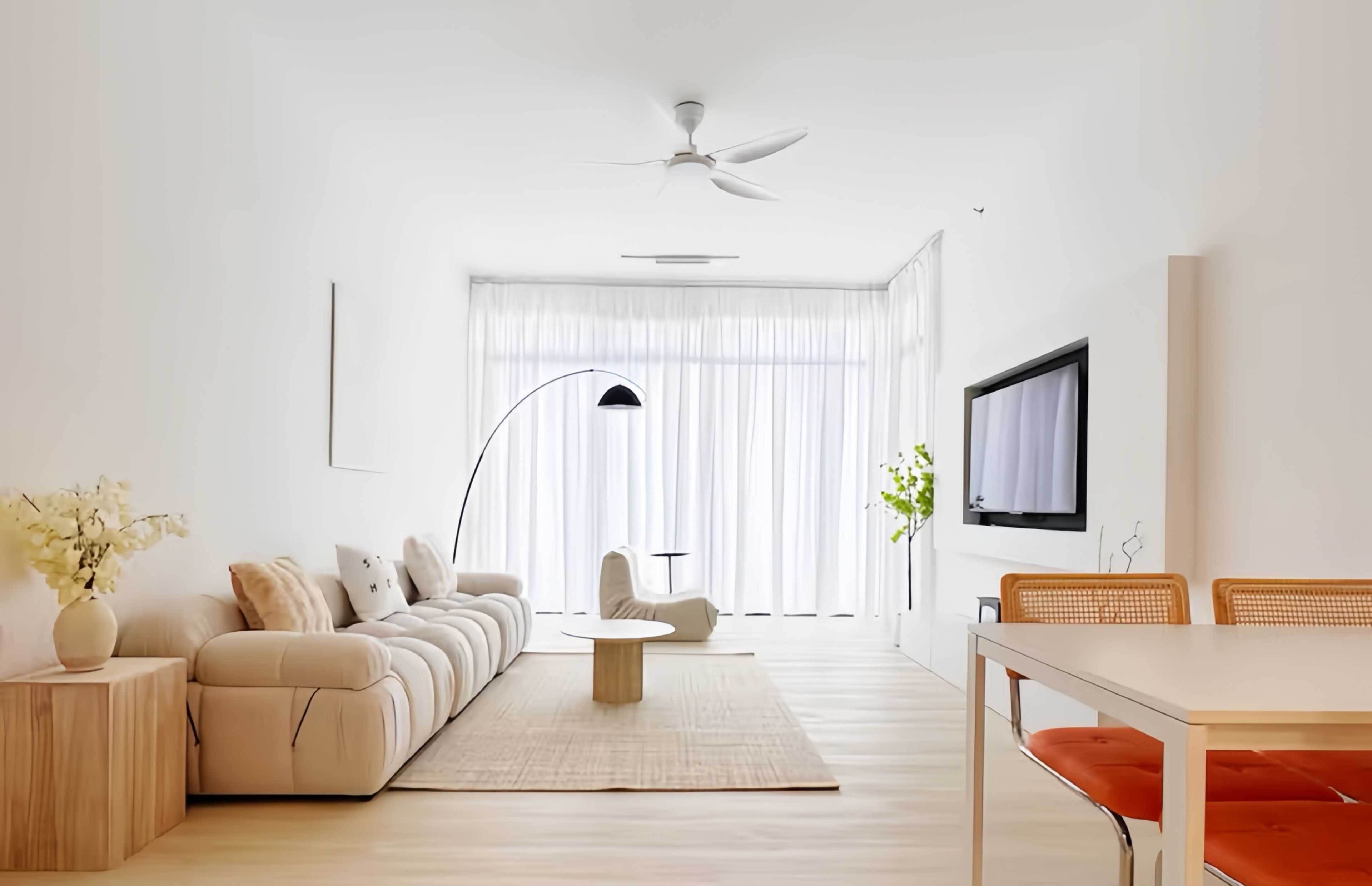 Apartamento superior, 2 quartos, vista para a cidade | Área de estar | TV LED 43 polegadas com canais digitais