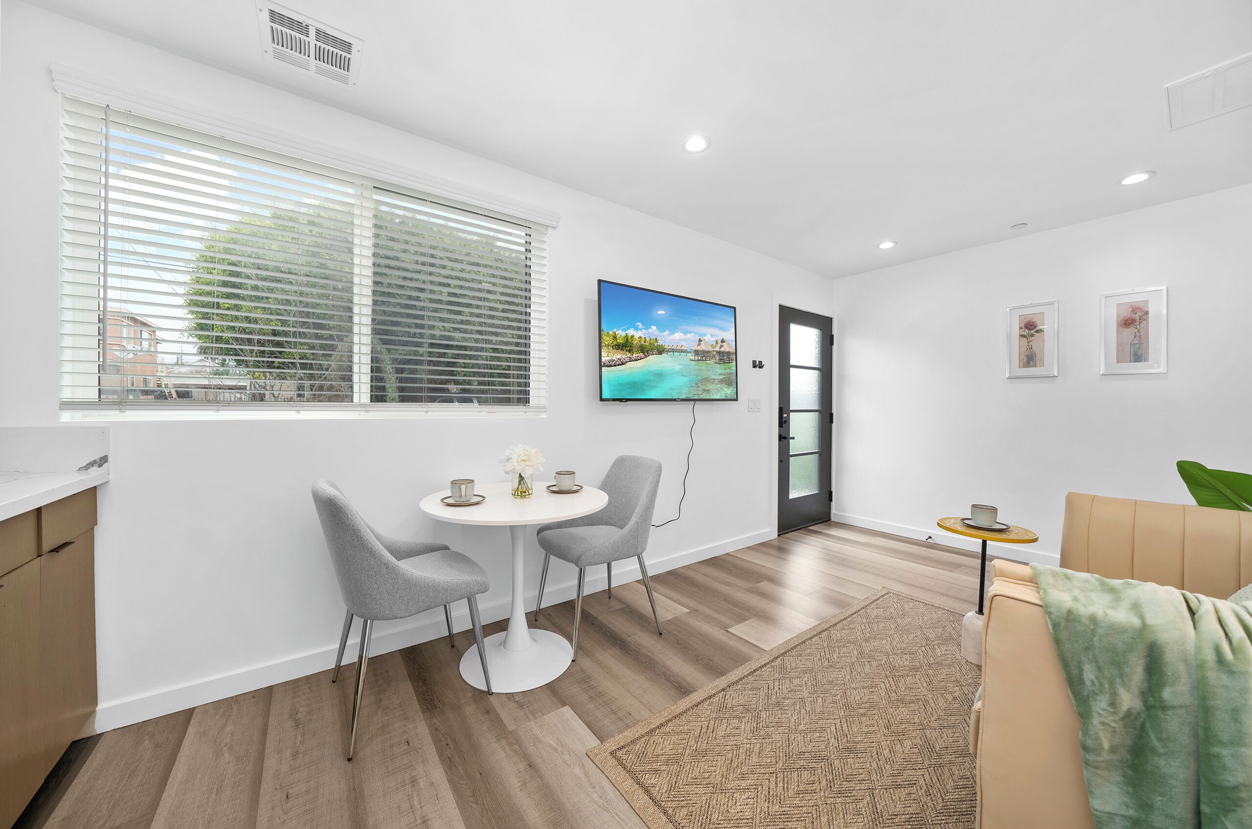 Departamento, 4 habitaciones, baño privado | Área de sala de estar