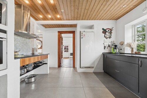 Large charming house for 12 guests