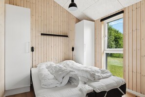 4 bedrooms, WiFi (free)