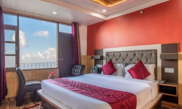 In-room safe, soundproofing, free WiFi - The Wood Inn (Shimla)