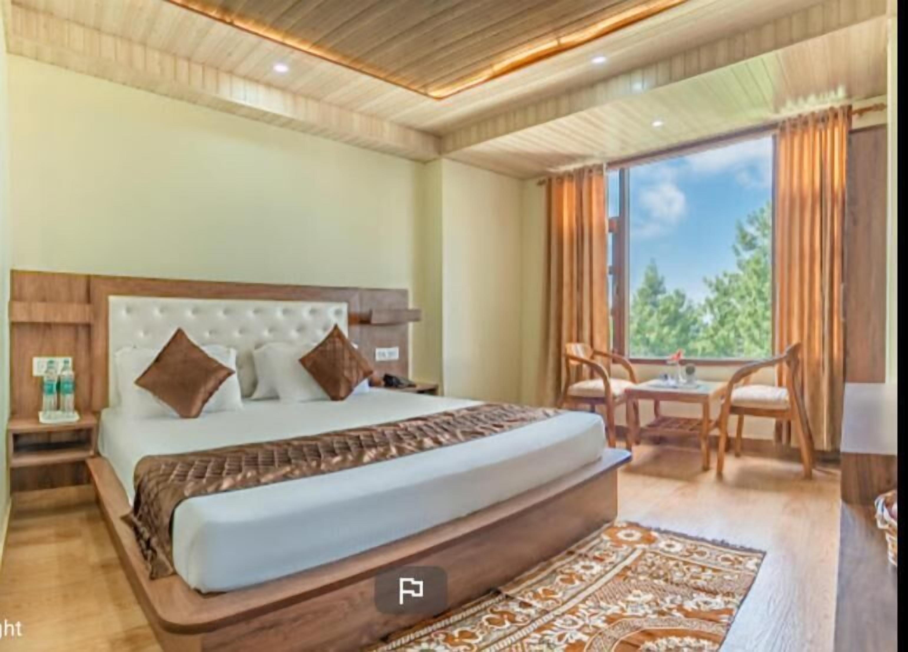 In-room safe, soundproofing, free WiFi