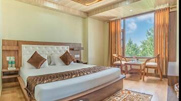 In-room safe, soundproofing, free WiFi