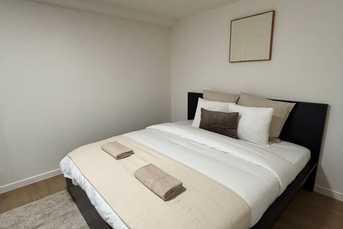 1 slaapkamer, een strijkplank/strijkijzer, gratis wifi, beddengoed