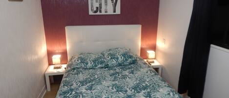1 Schlafzimmer, Bügeleisen/Bügelbrett, Bettwäsche