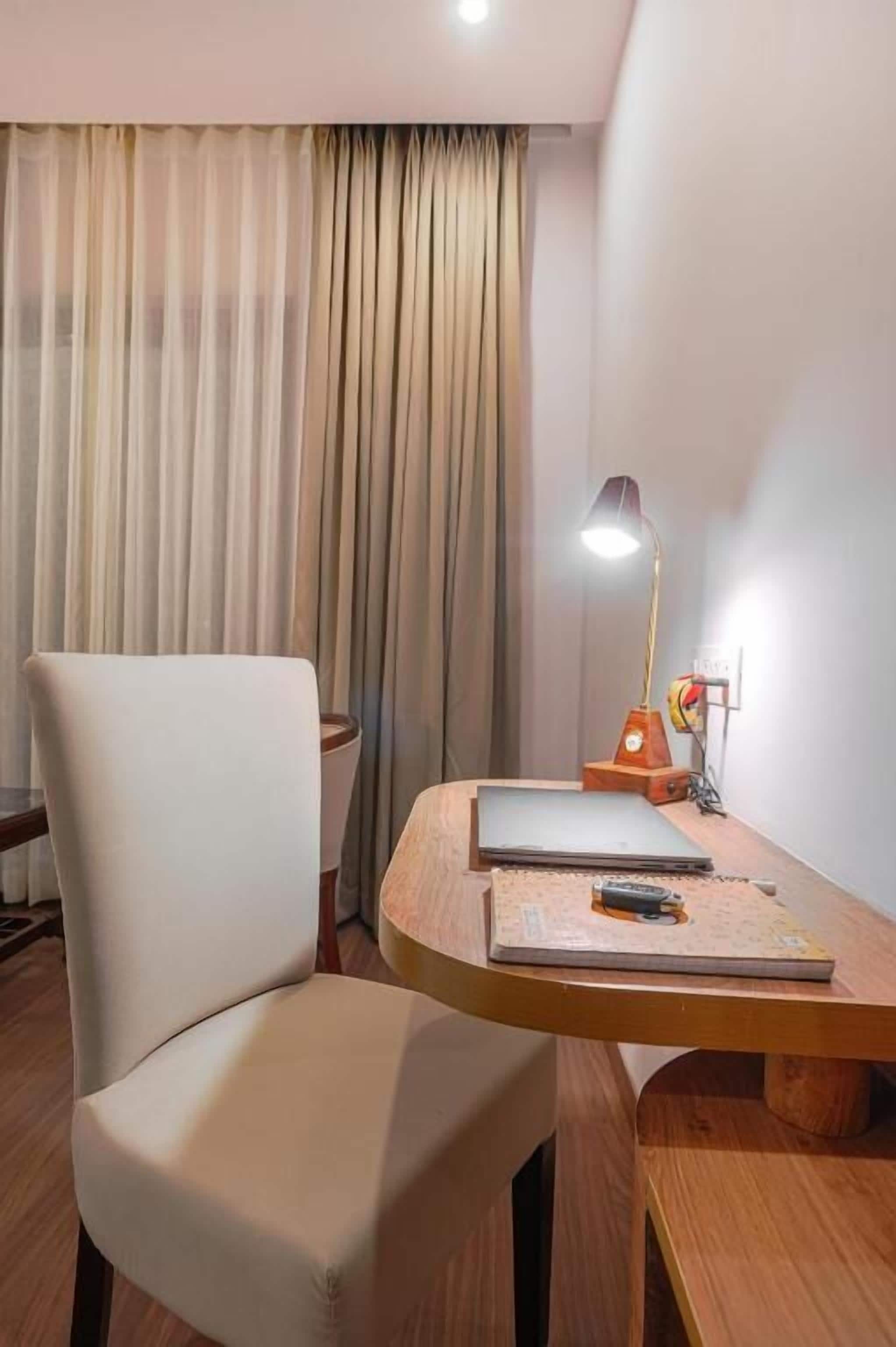 Deluxe Double Room, Balcony, Mountain View | Interior