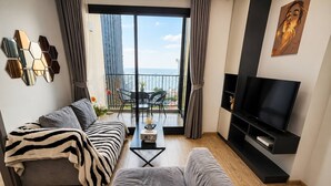 Apartment, 2 Bedrooms, Accessible, Smoking | Ruang tamu