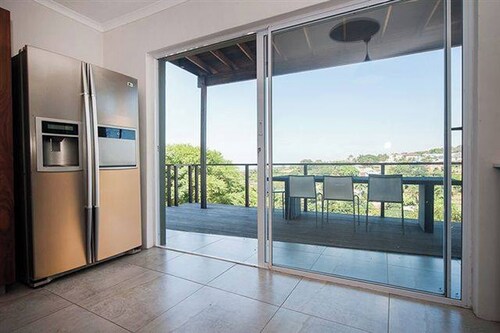 La Lucia Home With a View