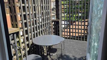Casa, 3 habitaciones, fumadores, balcón | Balcón