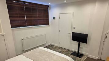 House, 3 Bedrooms, Smoking, Balcony