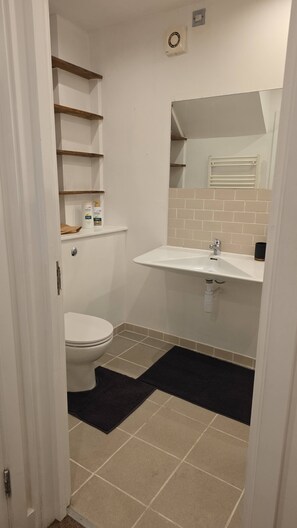 Casa, 3 dormitoris, fumadors, balcó | Bany