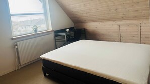 Unclassified image, 4 of 10, button - Room-family Private House (Brovst)
