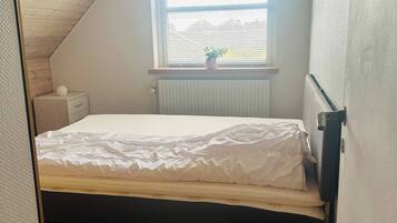 Asrama Umum, 5 kamar tidur, balkon, pemandangan kebun | 5 kamar tidur