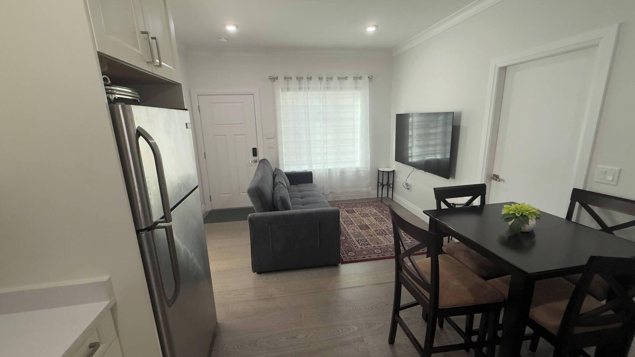 House, 2 Bedrooms | Dining room