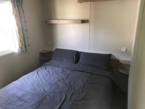 Trailer, 4 quartos, varanda