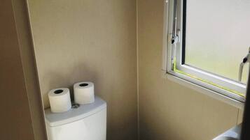 Mobil Karavan, 4 kamar tidur, patio | Kamar mandi