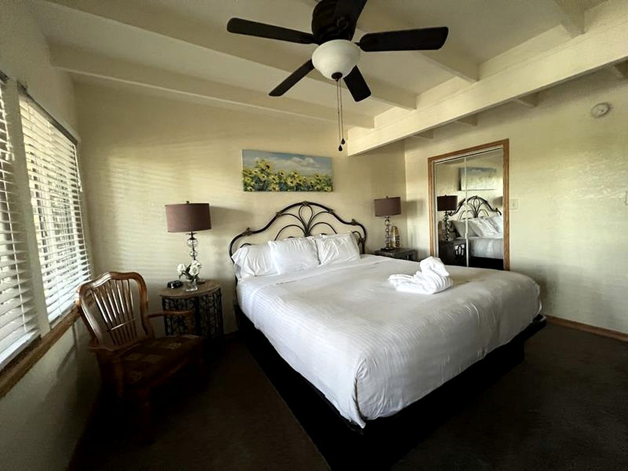 2 bedrooms, iron/ironing board, WiFi, bed sheets