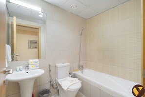 Studio Mewah, balkon, pemandangan kota | Kamar mandi | Kloset
