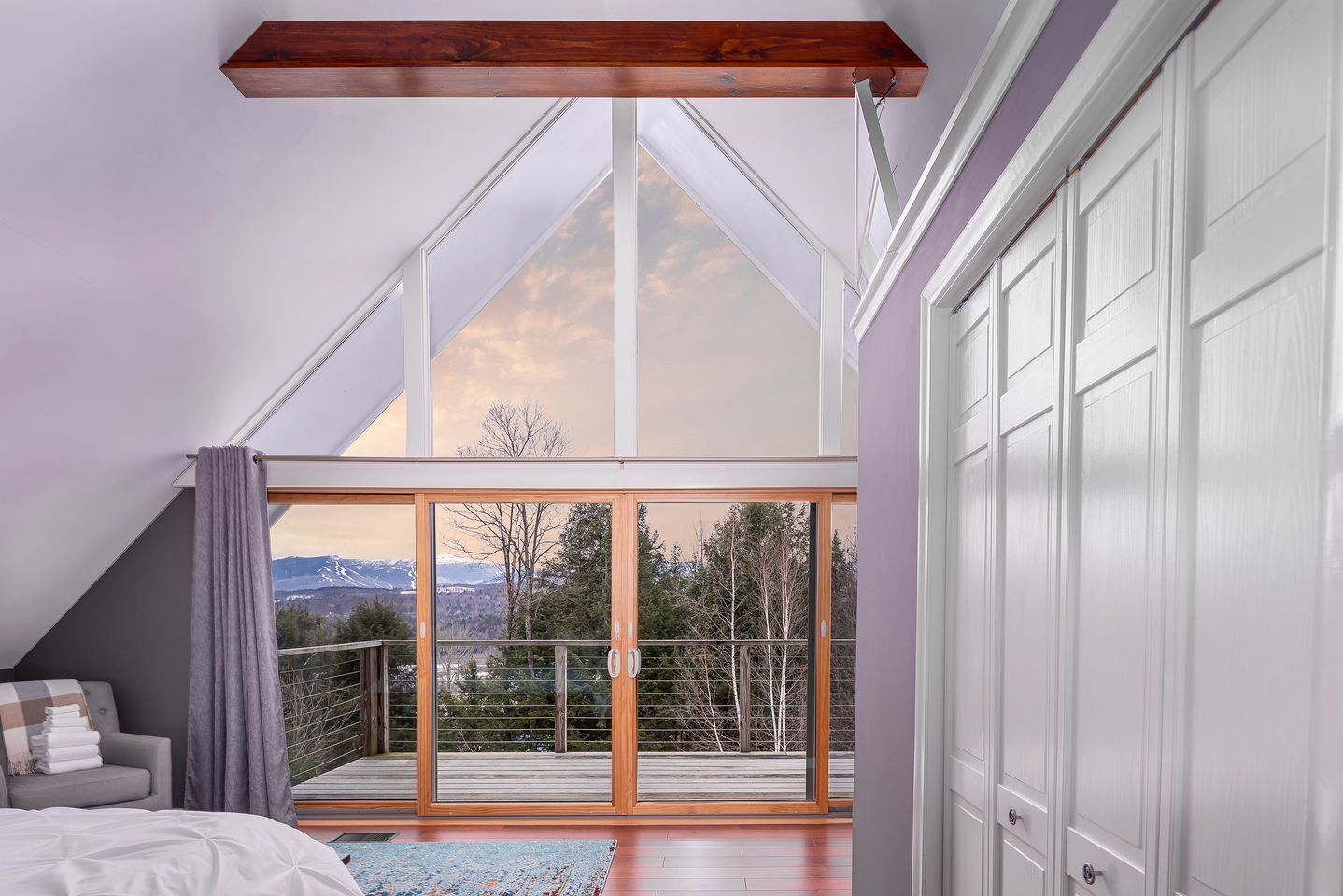 3 habitaciones, tabla de planchar con plancha, wifi y ropa de cama 
