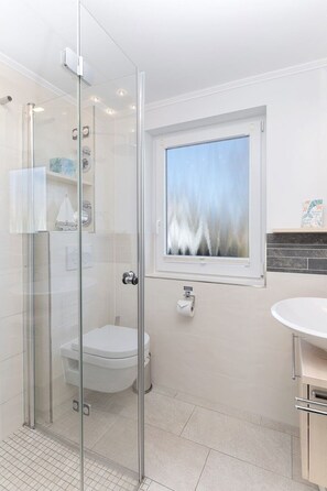 Bathroom - Vrbo Property (Grömitz)