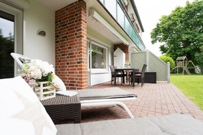 Outdoor dining - Vrbo Property (Grömitz)