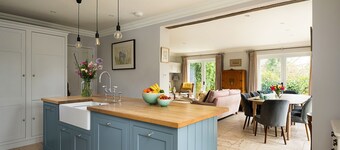 Beautiful Village Country House, in Historic Old Basing with secluded garden