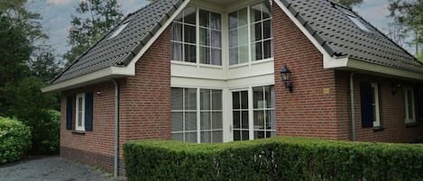 Villa | Exterior