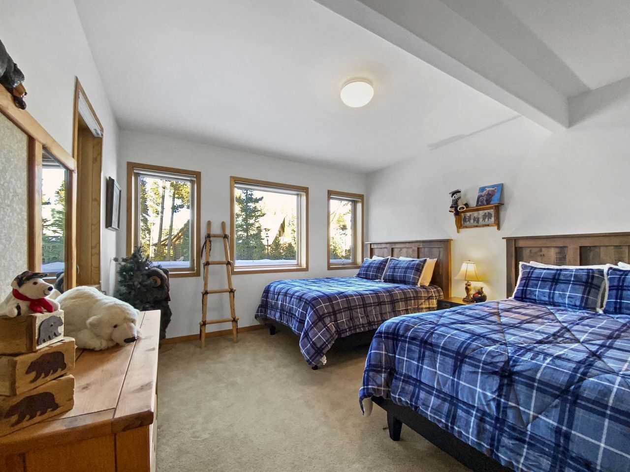 5 bedrooms, WiFi, bed sheets