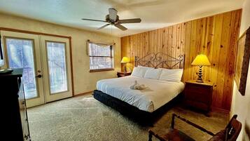Desk, iron/ironing board, travel cot, WiFi