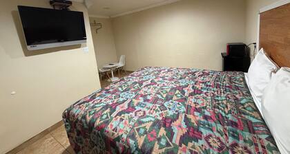 Colony Motel