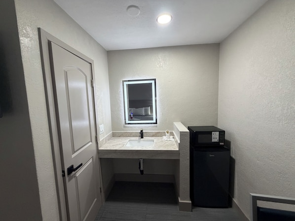 Exclusive Single Room | Free WiFi