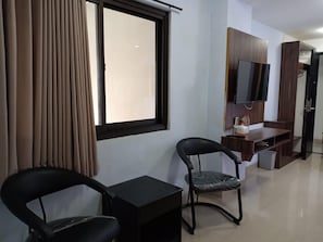 Suite Presidensial | Brankas, Wi-Fi gratis, dan seprai linen