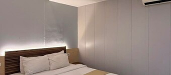 De La Charis Hotel