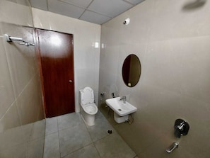 Signature Room | Free WiFi, bed sheets