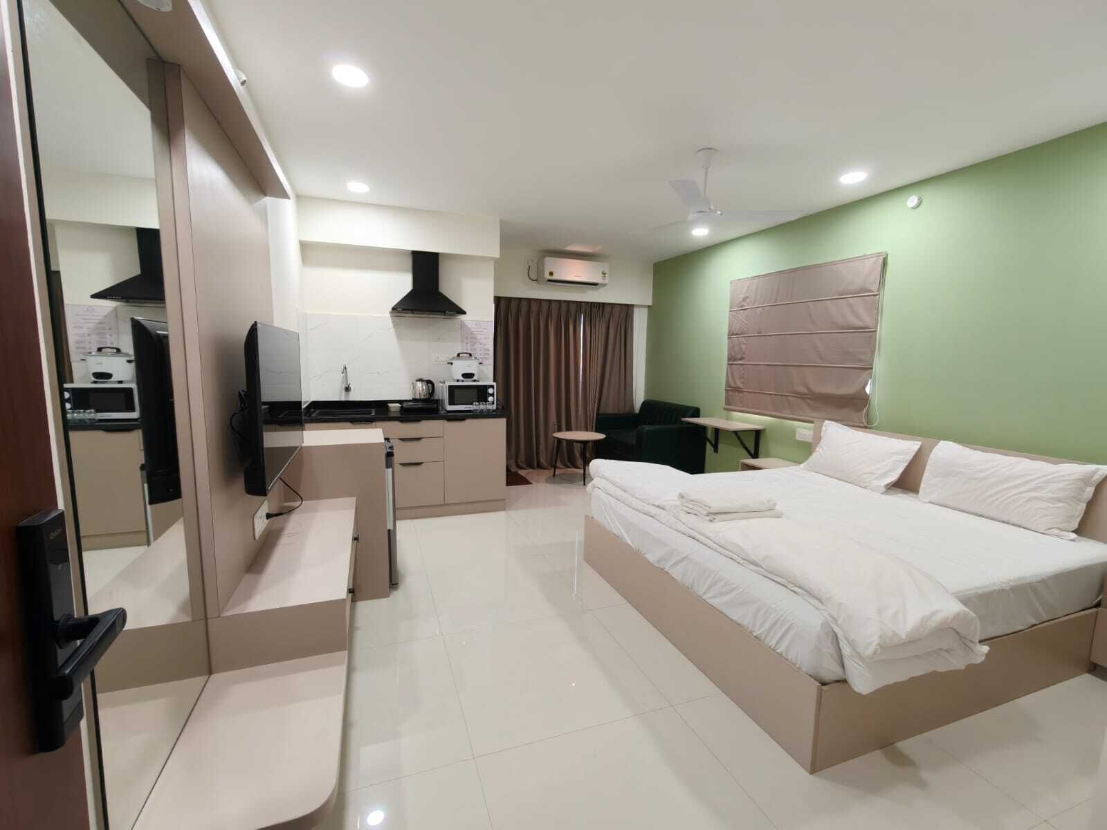 Deluxe Studio | Free WiFi, bed sheets